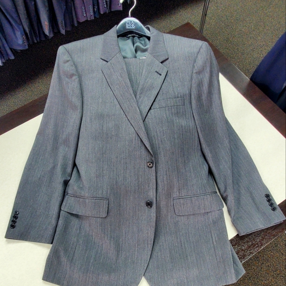 Jos. A. Banks Signature Collection Suit Size:44L